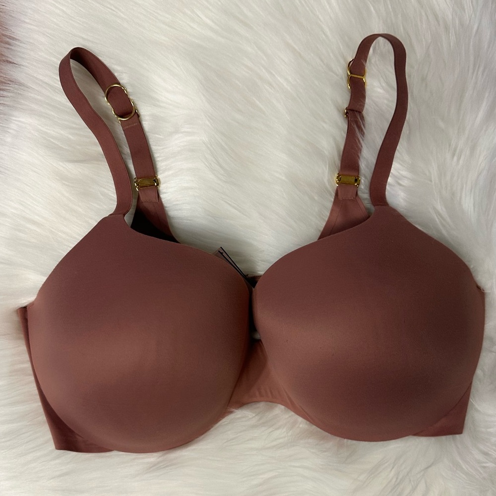 INCREDIBLE BY VICTORIA’S SECRET
Incredible Push-Up Perfect Shape Bra 38DDD